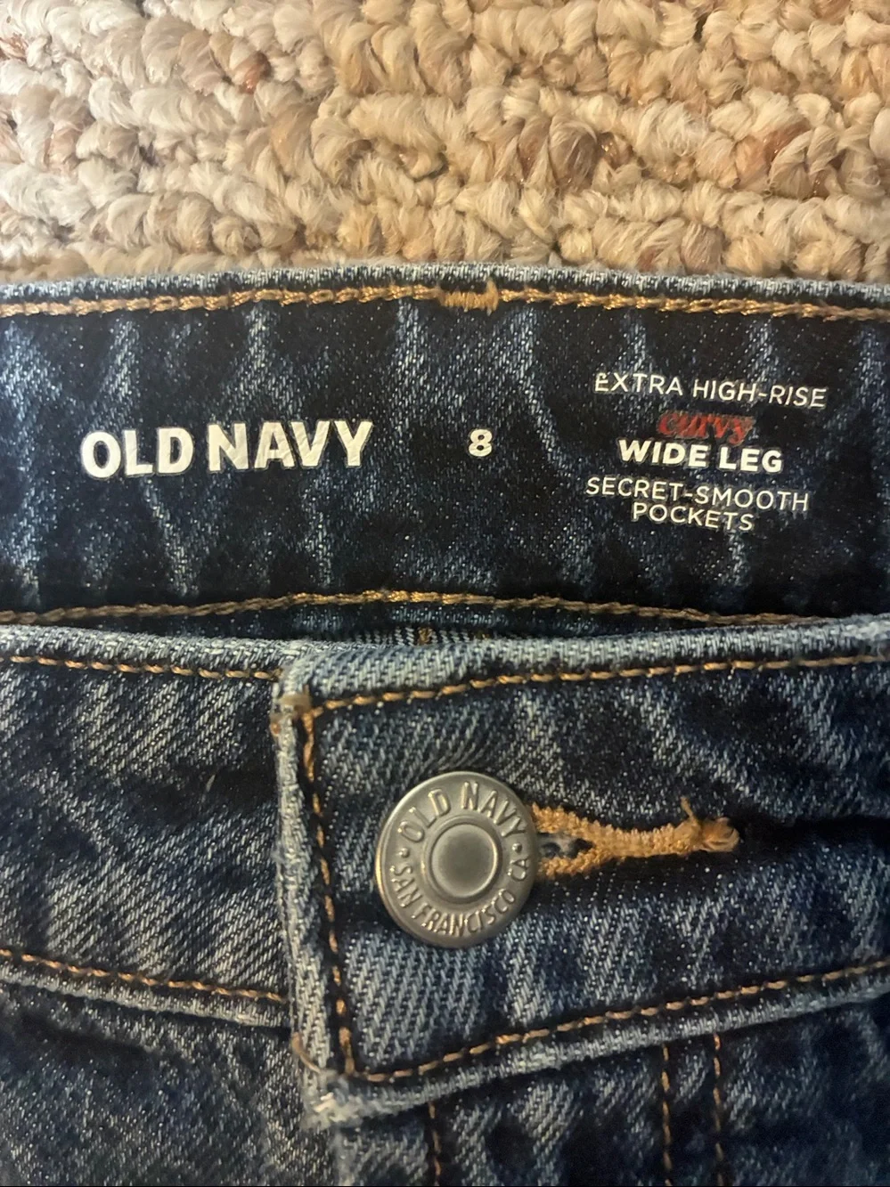 Old Navy Extra High-Rise Wide Leg Jeans - Medium Blue. Size 8 - Picture 9 of 10